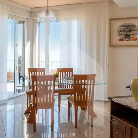 Homiday - Moretti Apartment